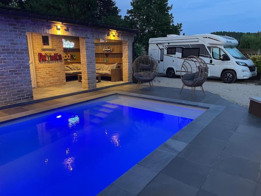 Camper Met Sauna En Zwembad In De Rand Van De Vlaamse Ardennen Hotel Haaltert Exterior photo